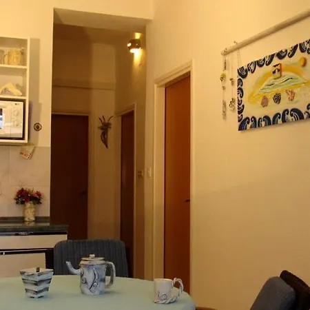 公寓 In With Seaview, Terrace, Air Condition, Wifi 特罗吉尔