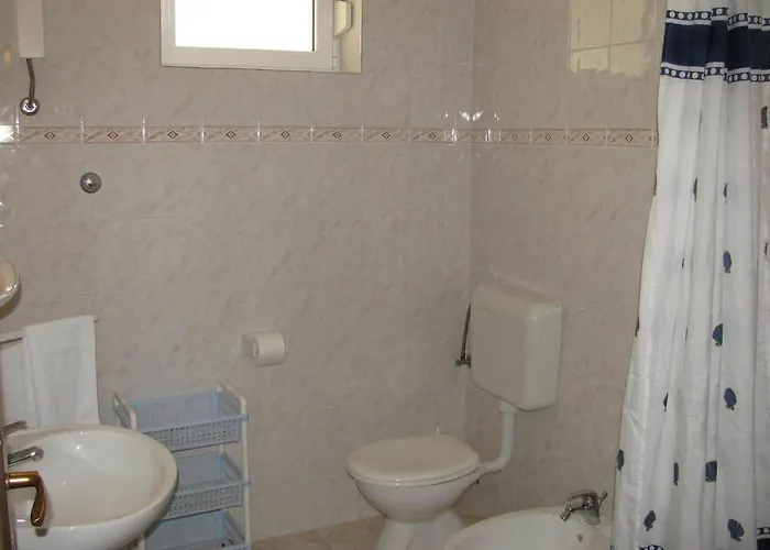 In With Seaview, Terrace, Air Condition, Wifi Appartement *