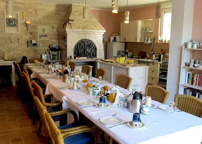 In With Seaview, Terrace, Air Condition, Wifi Appartement Trogir