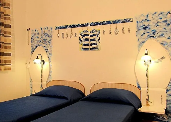 In With Seaview, Terrace, Air Condition, Wifi *