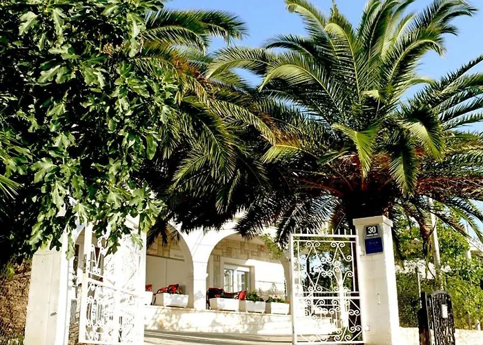 In With Seaview, Terrace, Air Condition, Wifi Appartement