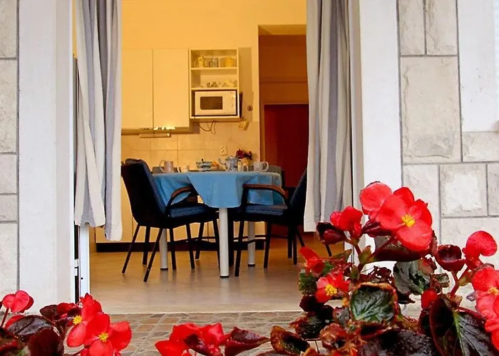 Appartement In With Seaview, Terrace, Air Condition, Wifi Trogir