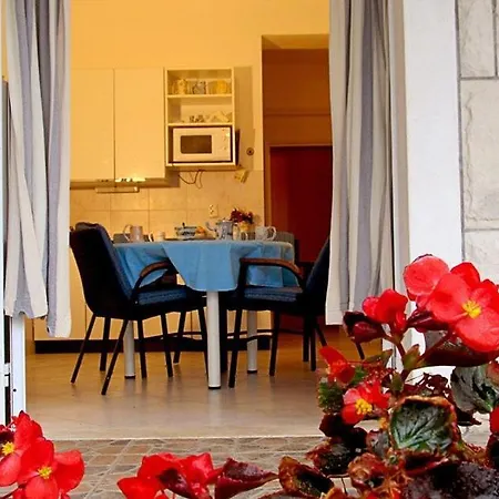 Apartman In With Seaview, Terrace, Air Condition, Wifi Trogir